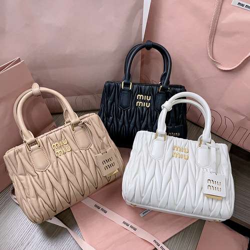 Picture of MiuMiu Lady Handbags _SKUfw142280597fw